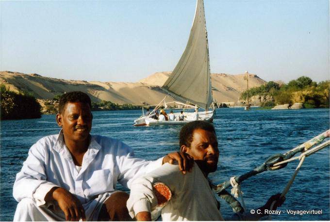 Felouquiers lachen, Assuan - Aegypten