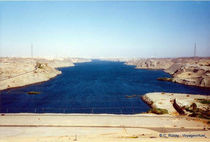 Unterhalb der Al Sad Al Aali, High Dam, Assuan - Aegypten