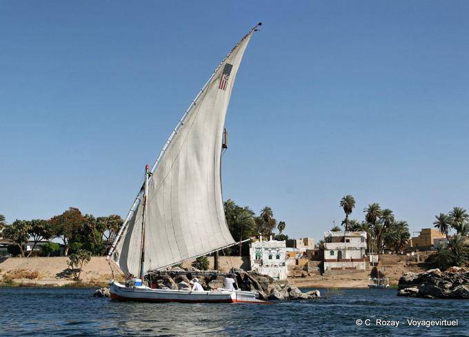 Felucca Segeln Vergangenheit der Insel Elephantine in Assuan - Aegypten