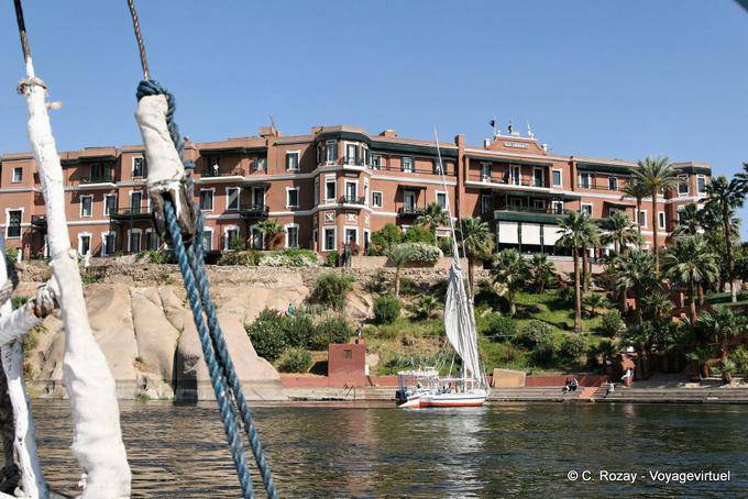 Assuan, Old Cataract Hotel aus dem Fluss - Aegypten
