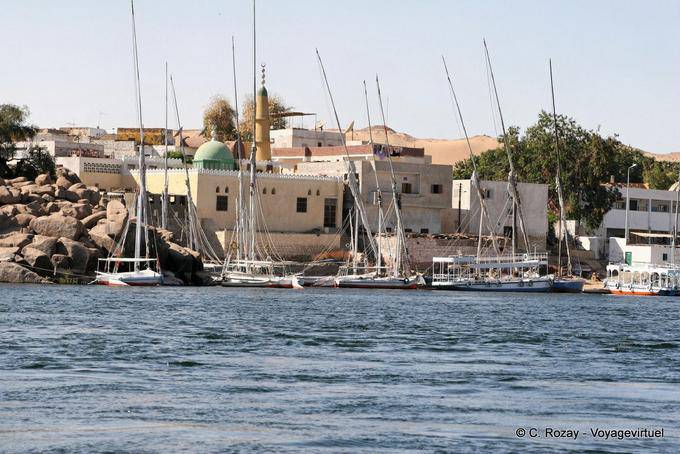 Kleine Moschee von einem nubischen Dorf auf der Insel Elephantine, Assuan - Aegypten