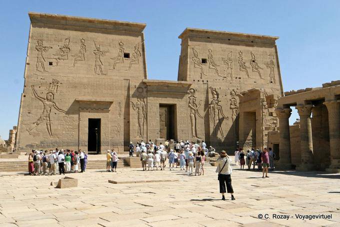 Erste Pylon, Übersicht, Tempel der Isis, Philae - Aegypten