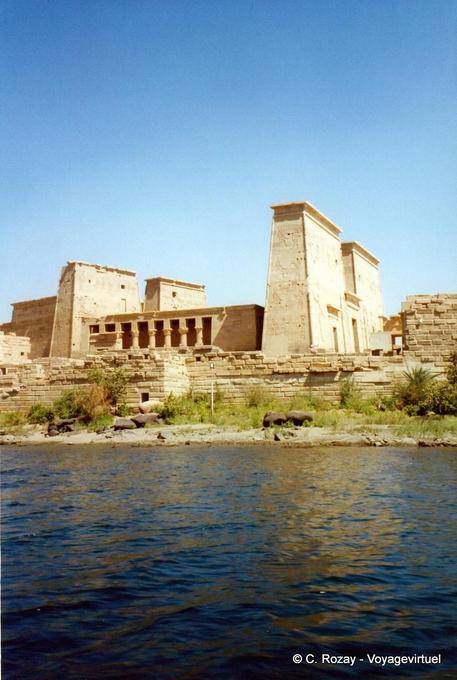 Der Tempel der Isis, vom Fluss, Philae gesehen - Aegypten