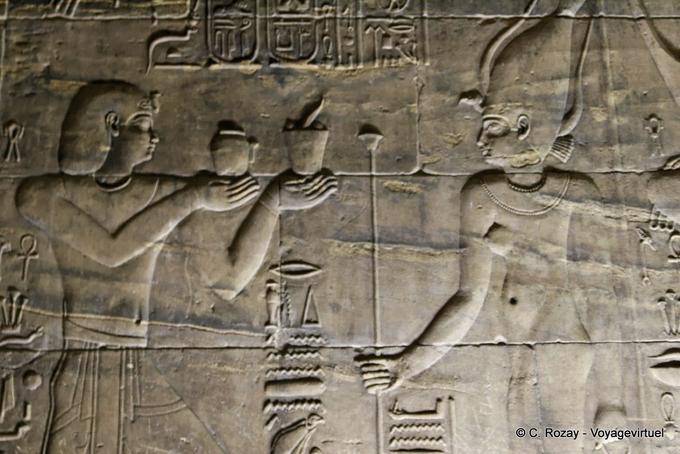 Bas-Relief der Kammer der Tempel der Isis, Philae - Aegypten