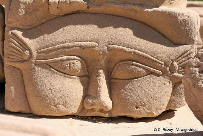 Die Augen der Göttin Hathor, Tempel von Philae - Aegypten