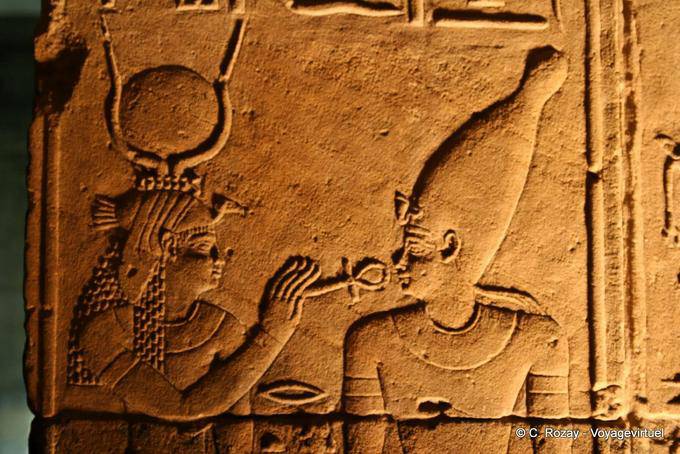 Bas-Relief der Göttin Isis, Philae-Tempel - Aegypten
