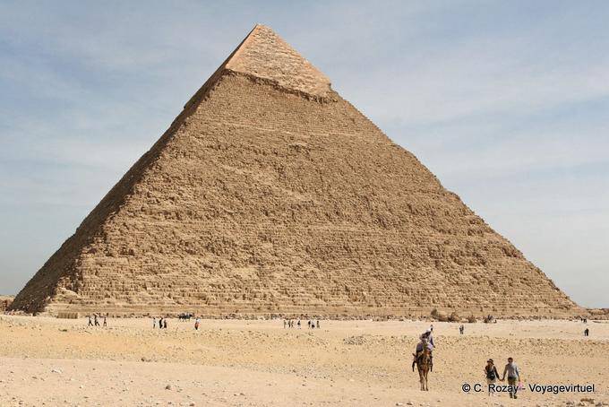 Höhe von 143,5 Metern und 215 Metern Basis, die Pyramide von Chephren, Giza - Aegypten