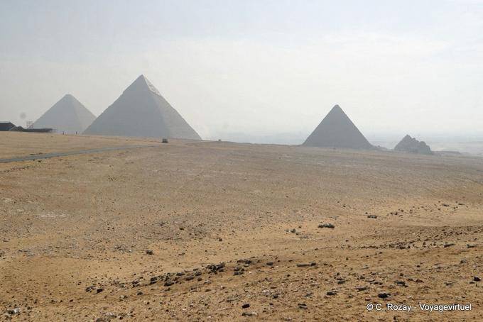 Morgennebel auf die Pyramiden von Gizeh Website - Aegypten