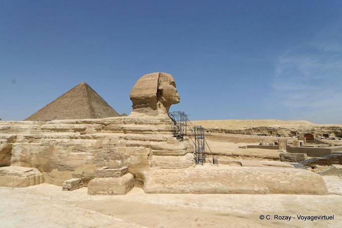 Die Pfoten der Sphinx von Gizeh - Aegypten