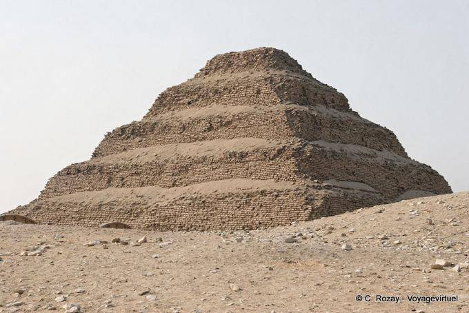 Panoramasicht auf das Pyramide in Sakkara, Werke aus Stein gebaut - Aegypten