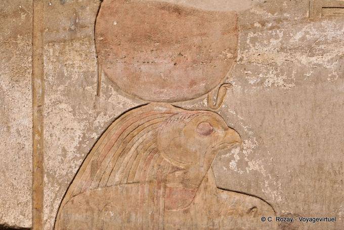 Farbe bleibt einer Solar Horus, Edfu Tempel - Aegypten