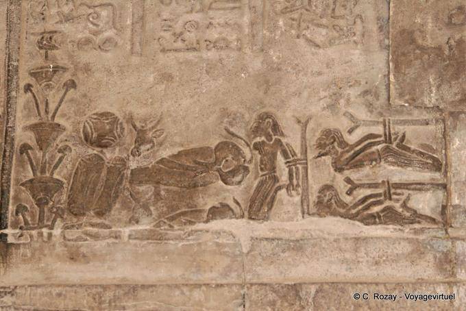 Folter-Szene, Tempel von Kom Ombo - Aegypten