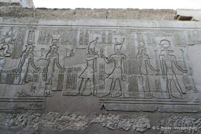 Szenen aus der Wand des ambulanten Tempel von Kom Ombo - Aegypten