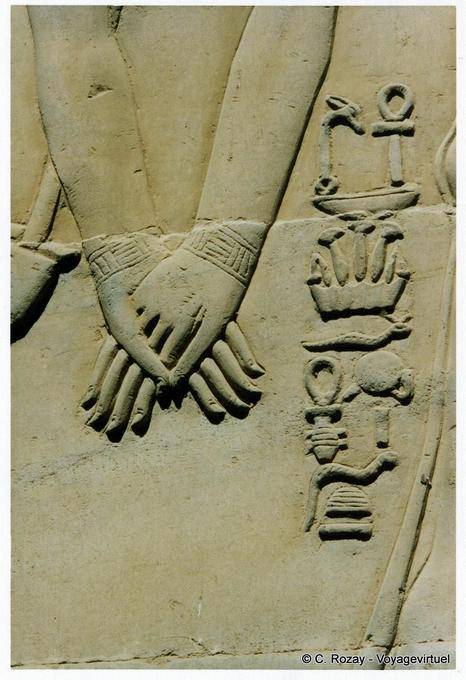Hand in Hand, schöne Fragment eines Reliefs, Tempel von Kom Ombo - Aegypten