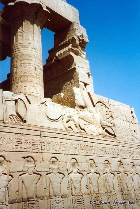 Cartridge Festung, der Löwe und der äußeren Fries, Tempel von Kom Ombo - Aegypten