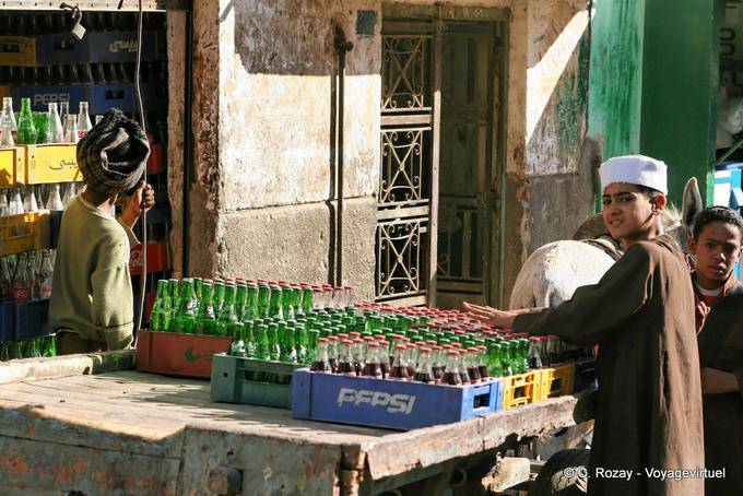 Kleine Dosen Soda Händler, Luxor - Aegypten