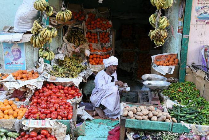 Geld ist Geld, Luxor Markt - Aegypten