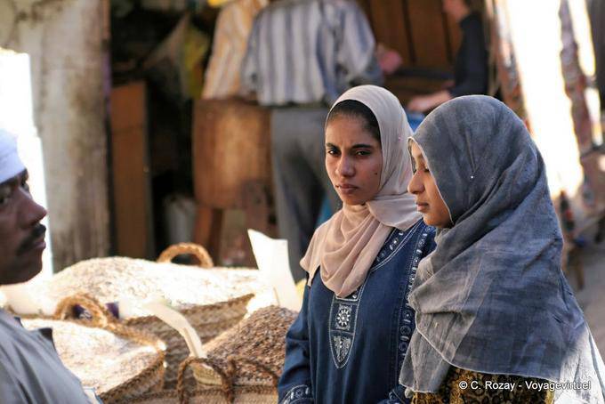 Sails Marktfrauen, Luxor - Aegypten