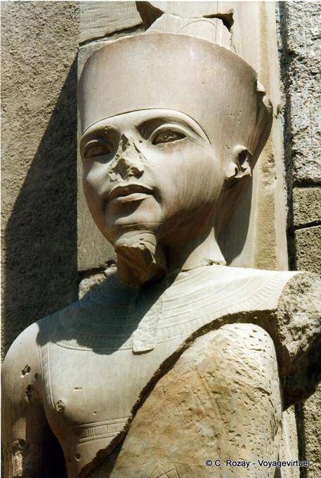 Statue des Amun im Angesicht des Tutanchamun, Karnak-Tempel - Aegypten