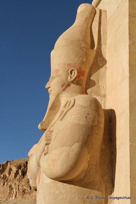 Osiris-Ra, Koloss auf der oberen Terrasse des Totentempel der Hatschepsut - Aegypten