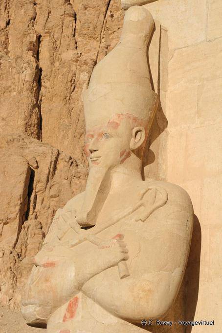 Osirian Koloss, linken Ecke des oberen Terrasse Tempel der Hatschepsut - Aegypten