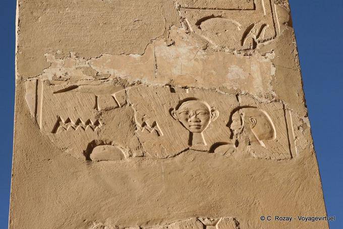 Detail auf einer Säule von der Kapelle von Hathor, Tempel der Hatschepsut - Aegypten
