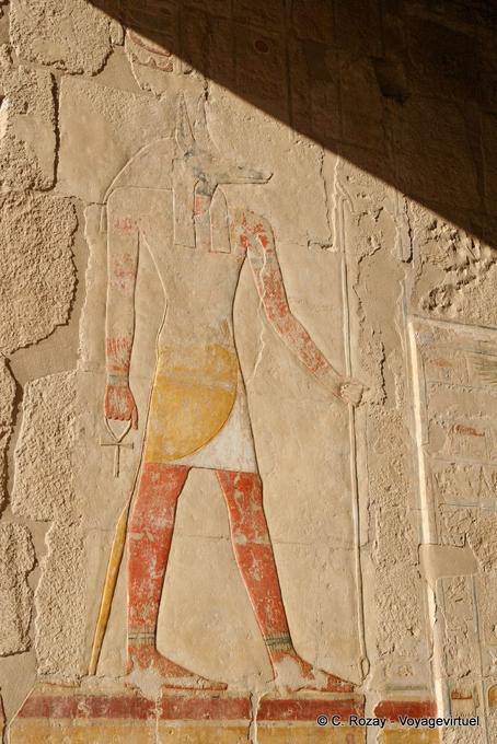 Anubis war mit dem Zepter (links) und dem Ankh (rechts), Hatschepsut-Tempel - Aegypten