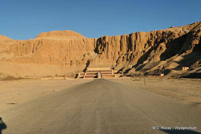 Panorama auf dem Gelände des Deir el-Bahari - Aegypten