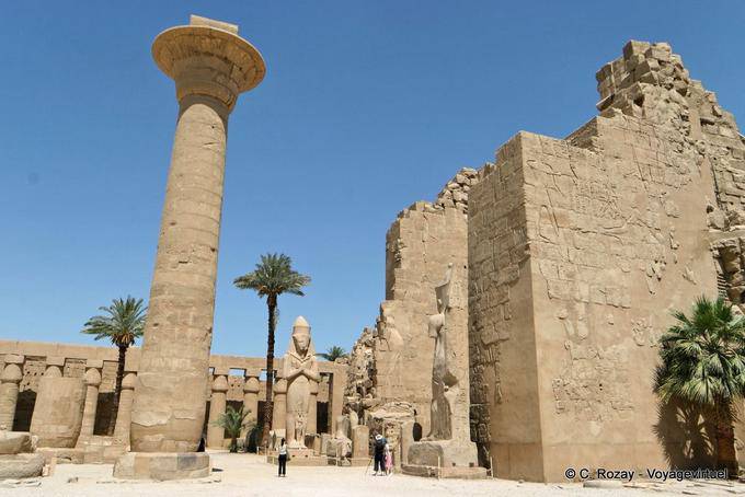 Ethiopian Pharao Taharqa Spalte des Tempels von Karnak - Aegypten