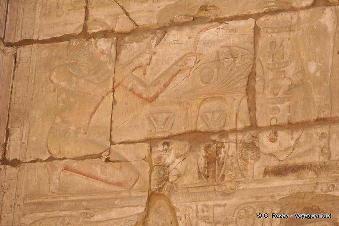 Sethi Knie machen ein Angebot, Karnak-Tempel - Aegypten