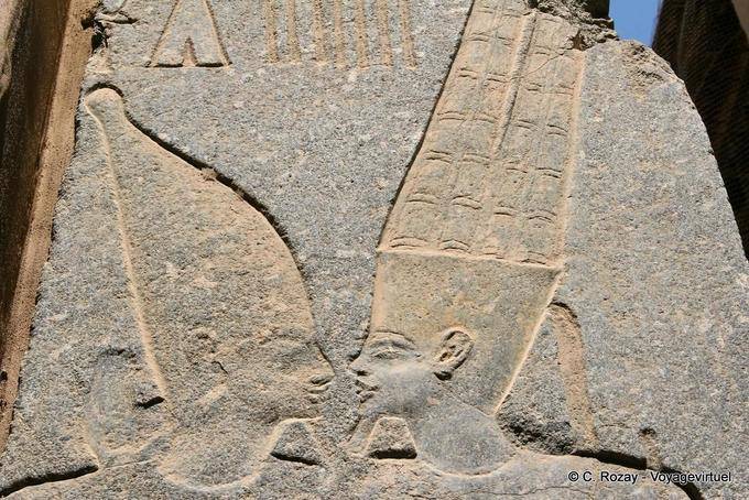 Konzentrieren Sie sich auf den Gesichtern der Amun und Mut, das Ehepaar Herr von Karnak - Aegypten