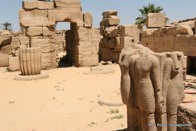 Ort, um mit einer seltenen rechten Statuen Karnak identifizieren - Aegypten