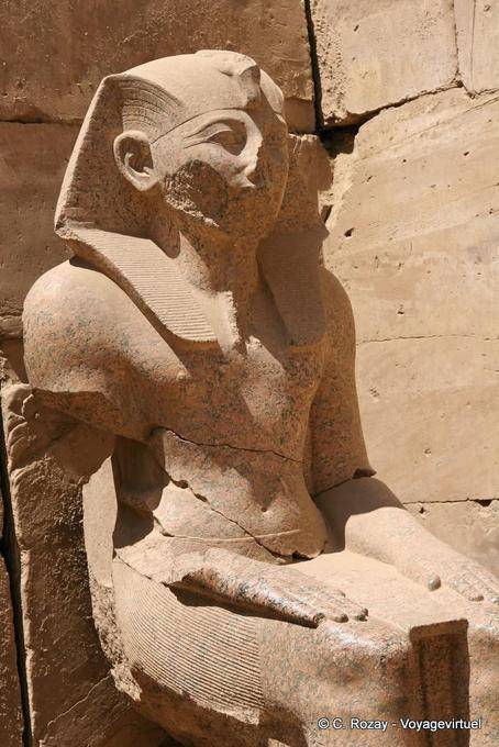 Thutmosis III saß in einer Ecke, Karnak - Aegypten