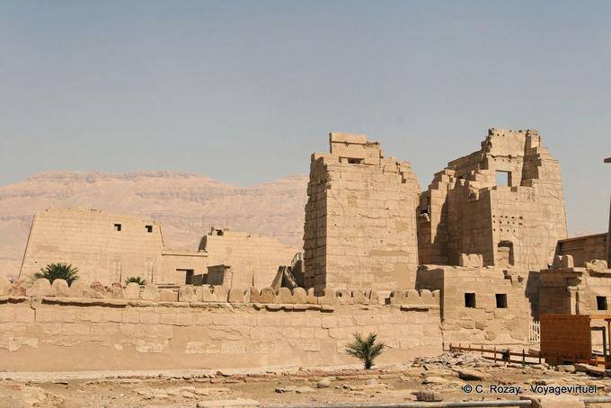 Die Festungstempel Außen, Medinet Habu, Luxor - Aegypten
