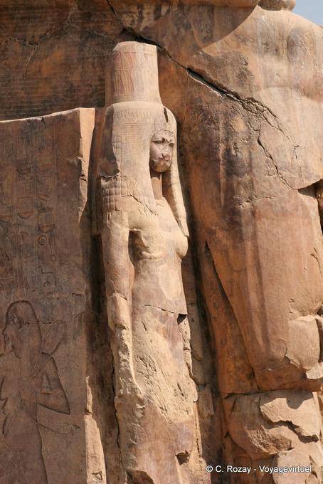 Teje, die Frau von Amenhotep III, Memnon-Kolosse (links) - Aegypten
