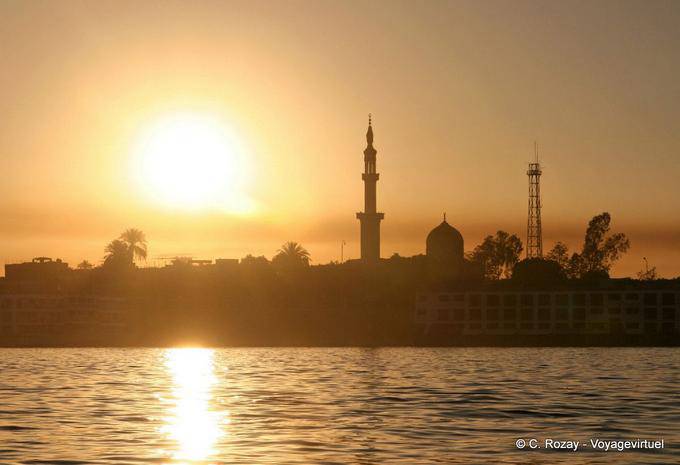 Sonnenaufgang über Luxor - Aegypten
