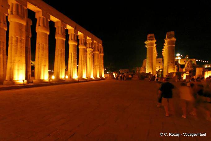 In der Great Court von Amenophis III, Luxor-Tempel - Aegypten