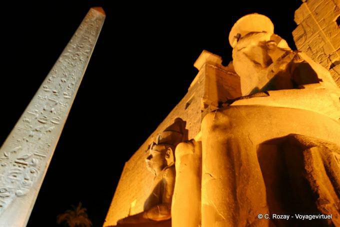 Kolosse und Obelisken, Luxor-Tempel - Aegypten