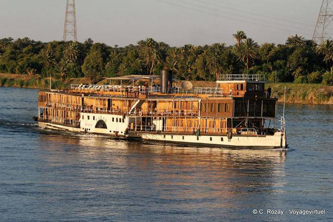 Steam Ship Sudan Segeln auf dem Nil - Aegypten