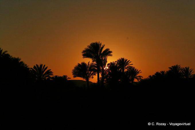 Nil bei Sonnenuntergang Licht - Aegypten