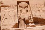 Ramses Angebot Maat zu Gott Re, Tempel des Re-Harachte, Abu Simbel, Ägypten.