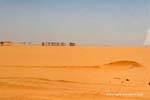 Mirage an der Straße nach Abu Simbel, Ägypten.