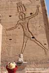 Ptolemäus Detail rechts neben dem ersten Pylon, Philae, Ägypten.