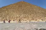Plattform zwischen Stein und Himmel, die große Pyramide des Cheops, Ägypten.