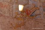 Hathor Kopf Kuh leckt ein königlicher Hand, Hatschepsut-Tempel, Ägypten.