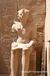 Karnak-Tempel-Statue Vorderansicht des Thutmosis III, Ägypten.