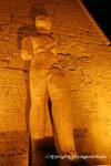 Schatten des Steinkoloss, Luxor-Tempel, Ägypten.
