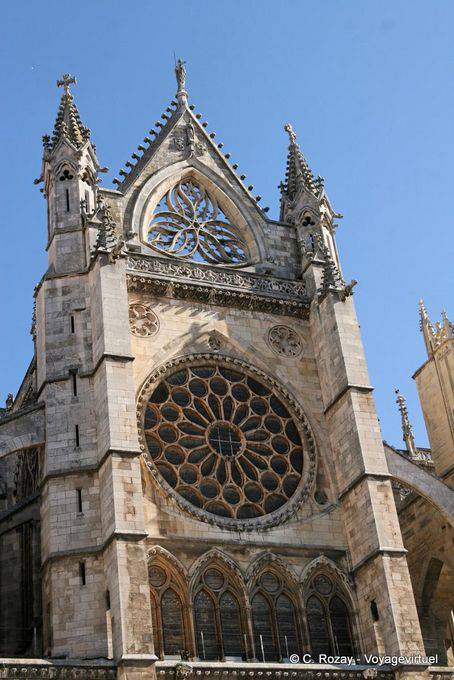 Close-up auf Rosette in der Südwand, Kathedrale von León - Spanien