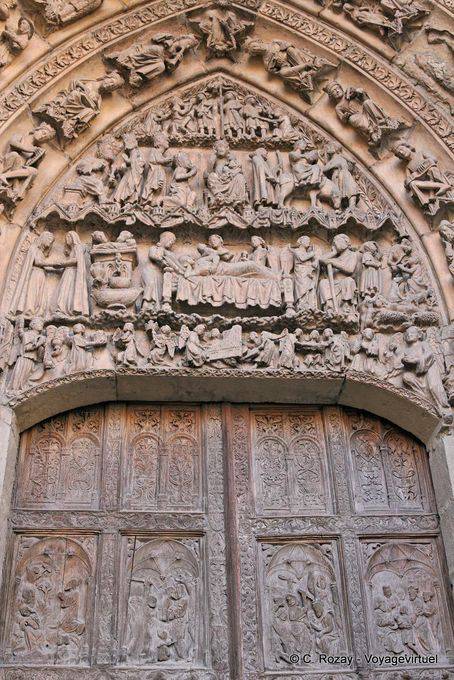 Tympanon der San Juan-Tür, die den Zyklus der Geburt Jesu Christi, Heimsuchung, Geburt, Anbetung der Hirten, Herodes, Epiphany und Kindermord von Bethlehem, Kathedrale von León - Spanien