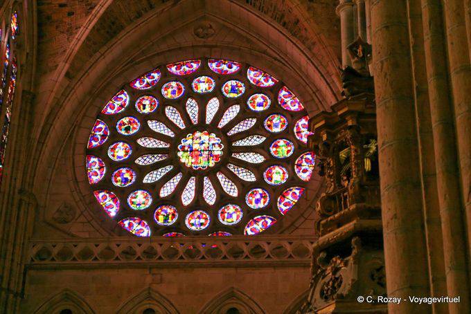 Rosette der Kathedrale von León, Blick von innen - Spanien